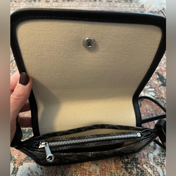 Dupe Black Crossbody Bag 🖤 - Picture 11 of 13